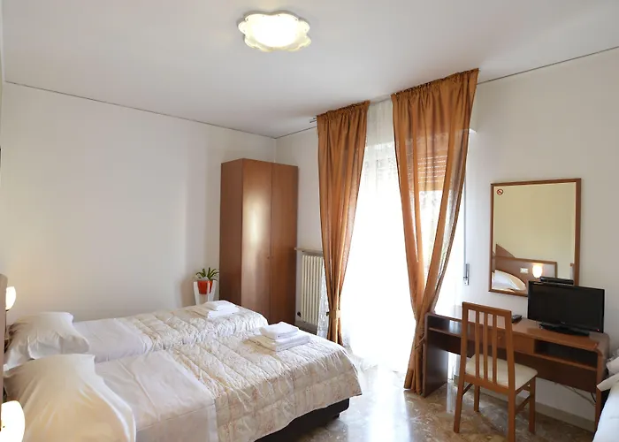 Alojamento de Acomodação e Pequeno-almoço Mariclà Verona