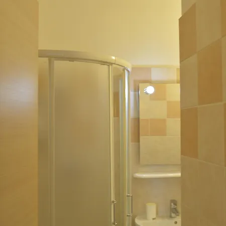 Maricla Boutique With Balcony & Free Parking 베로나