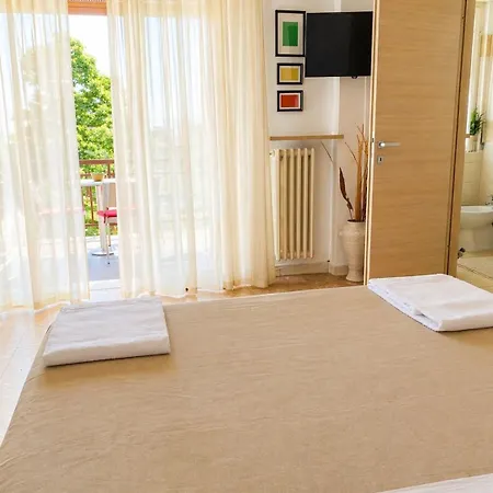 Mariclà Boutique With Balcony&free Parking Bed & Breakfast Verona