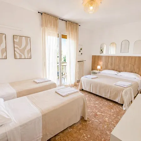 Mariclà Boutique With Balcony&free Parking Bed & Breakfast