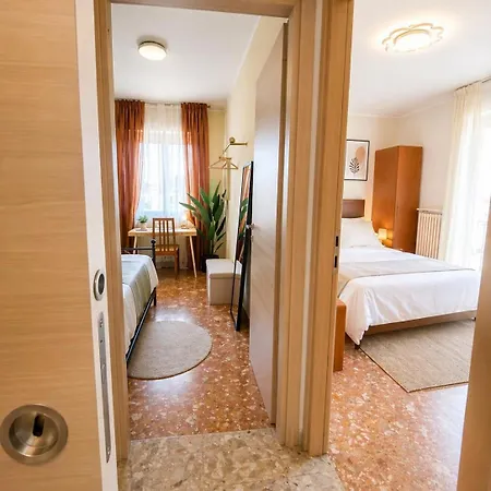 Mariclà Boutique With Balcony&free Parking 3* Verona