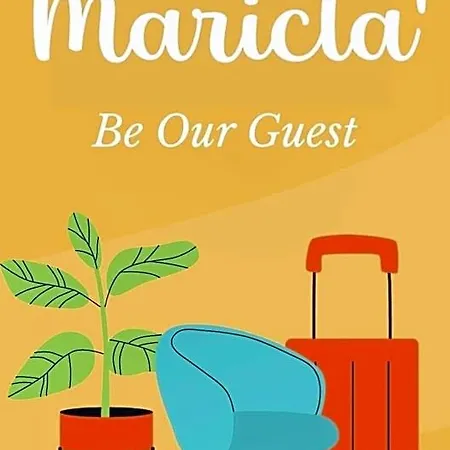 לינה וארוחת בוקר Maricla Boutique With Balcony & Free Parking 3*