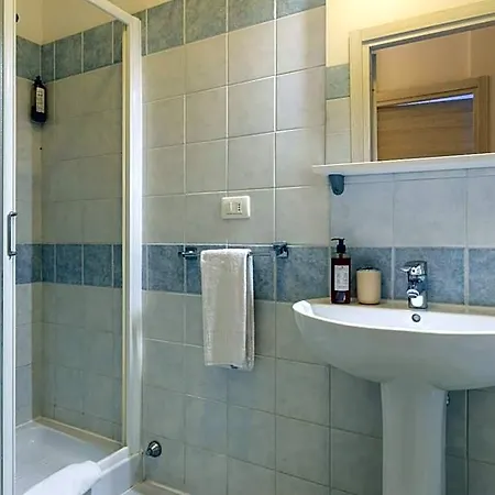 Maricla Boutique With Balcony & Free Parking 3*