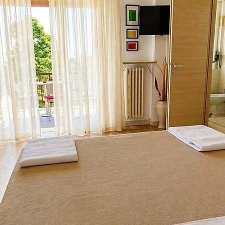 Maricla Boutique With Balcony & Free Parking 3*