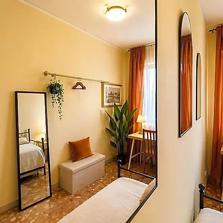 Maricla Boutique With Balcony & Free Parking ורונה